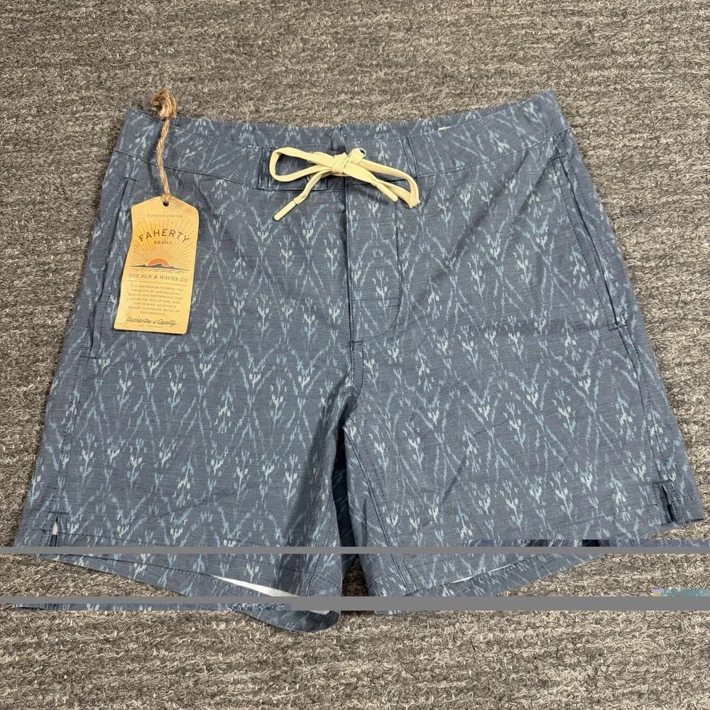Faherty Boardshorts Men 28 Blue Biarritz Atlantic Waves Ikat 6